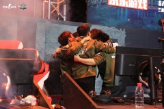 英雄池的深度考验：100T 的奇特阵容选择能否再次奏效？